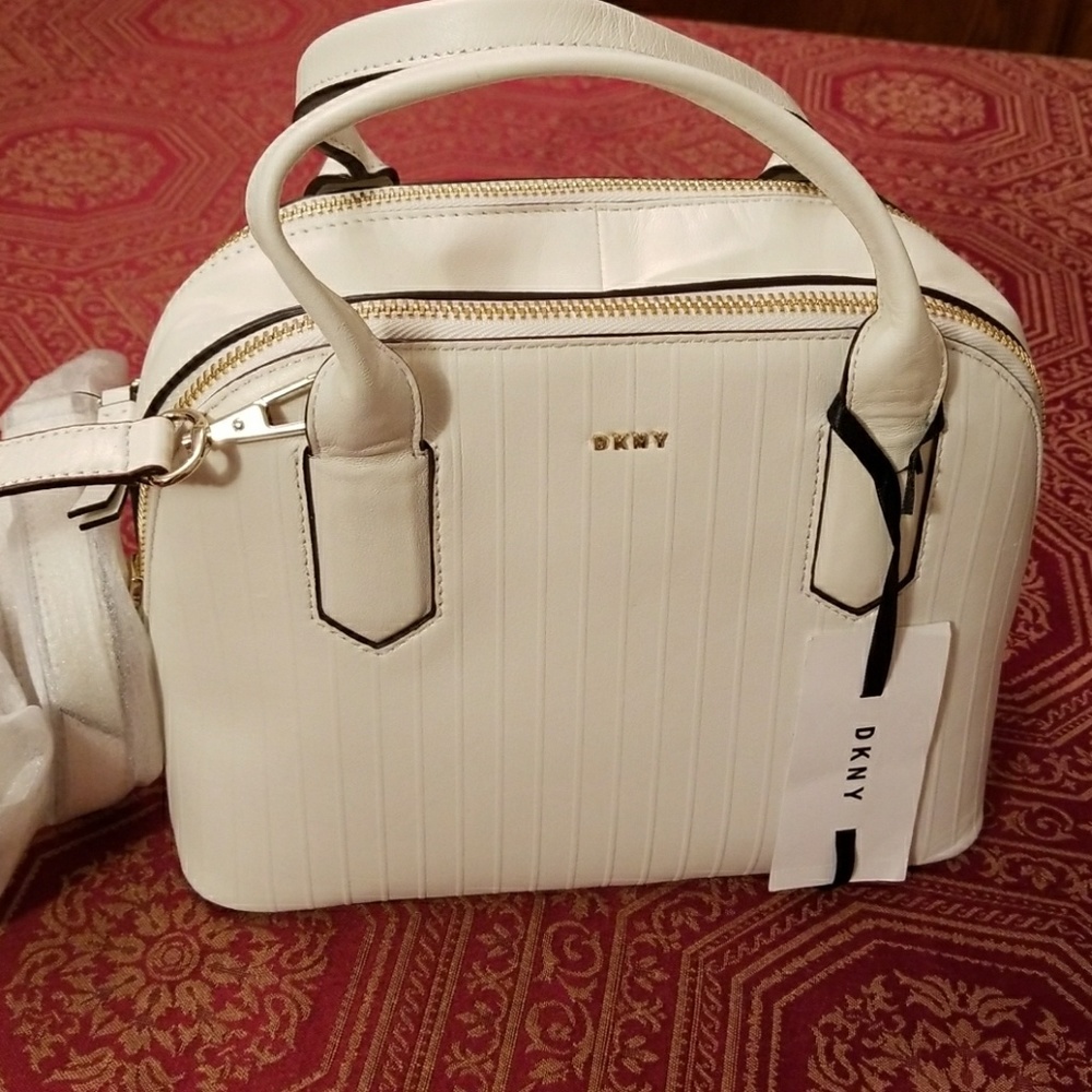 🆕️DKNY small cream leather satchel Gansevoort